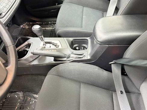 Used 2017 Toyota RAV4 XLE AWD/4WD image 23