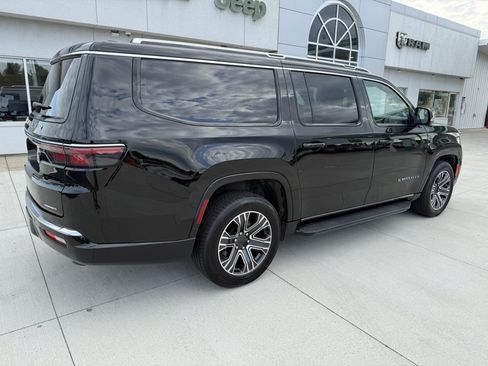 Used 2024 Jeep Wagoneer L Series II w/ Flexible Seating Group AWD/4WD image 8