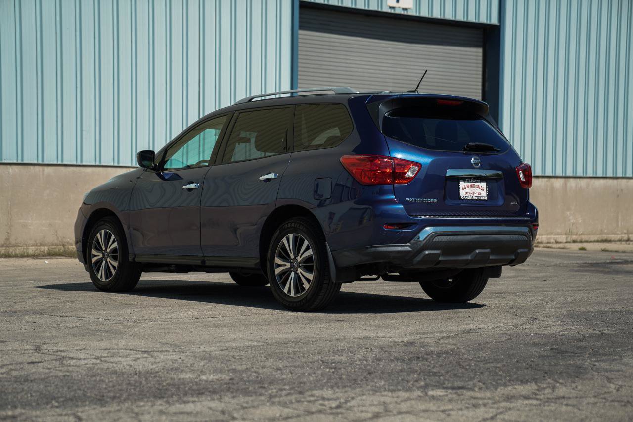 Used 2018 Nissan Pathfinder S AWD/4WD image 16