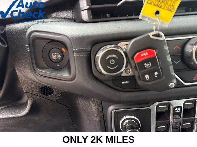 Used 2024 Jeep Wrangler Unlimited Sahara AWD/4WD image 40