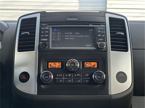 Used 2015 Nissan Frontier PRO-4X image 23