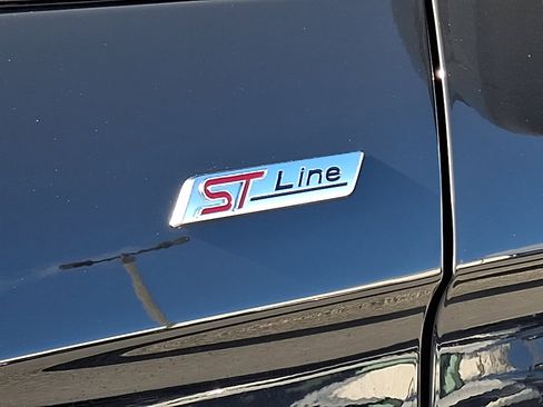 Used 2021 Ford Edge ST-Line w/ Class II Trailer Tow Package image 31