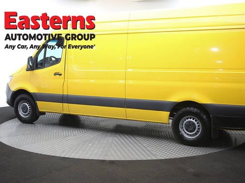 Used 2021 Mercedes-Benz Sprinter 2500 w/ Acoustic Package image 59