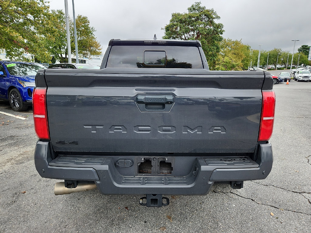 Used 2024 Toyota Tacoma TRD Sport w/ TRD Sport Upgrade Package AWD/4WD image 5