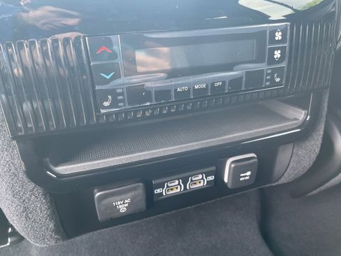 New 2025 Jeep Wagoneer 4WD w/ Convenience Group I image 36