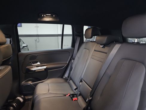 Used 2024 Mercedes-Benz EQB 300 4MATIC image 8