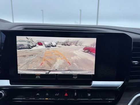 Used 2025 GMC Sierra 1500 SLT image 18