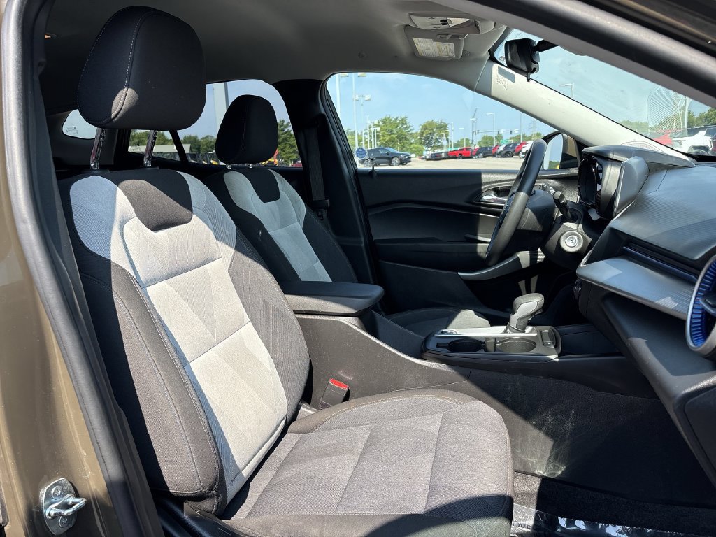 Used 2024 Chevrolet Trax LS w/ LS Convenience Package FWD image 18