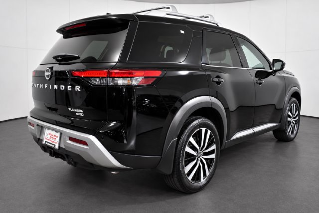 Certified 2024 Nissan Pathfinder Platinum AWD/4WD image 4