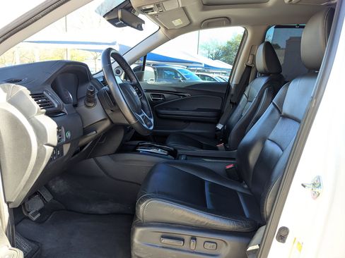 Used 2020 Honda Pilot Touring image 10