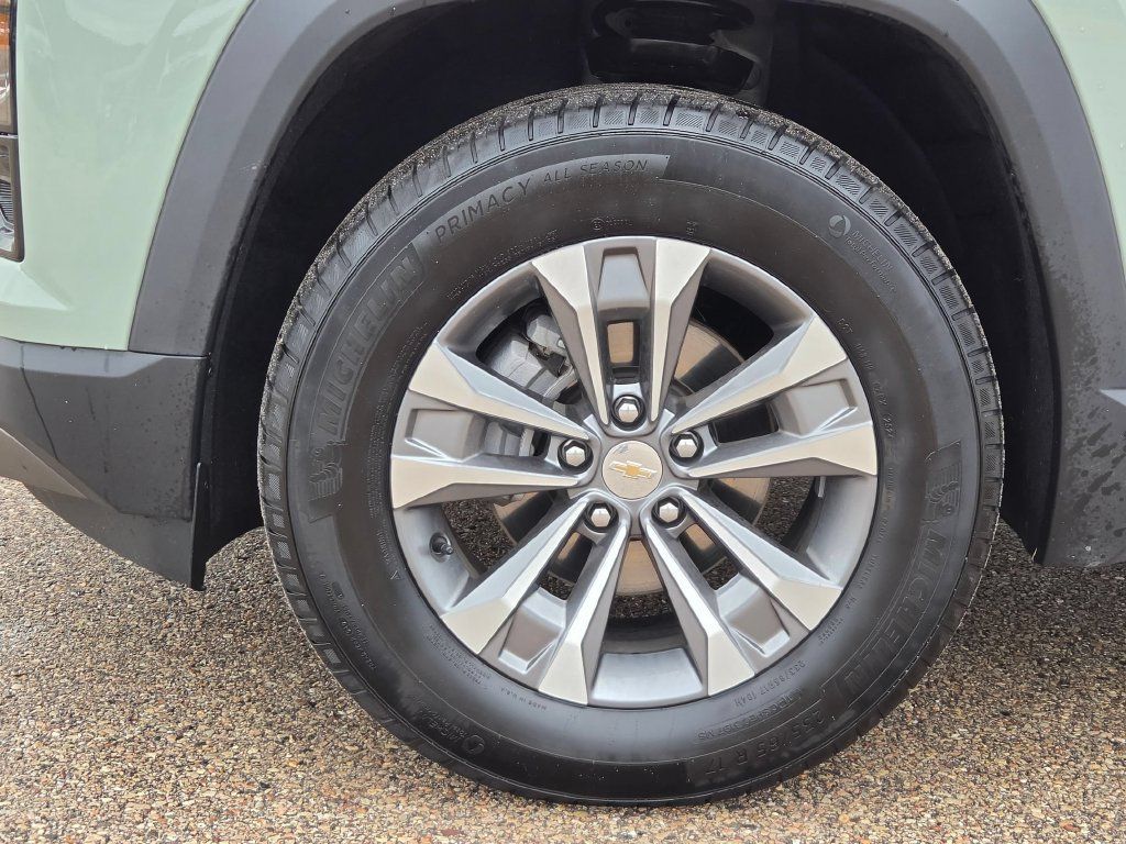 Used 2025 Chevrolet Equinox LT w/ Convenience Package II AWD/4WD image 11