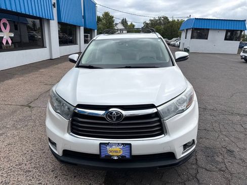 Used 2015 Toyota Highlander Limited w/ Driver Technology Package AWD/4WD image 4