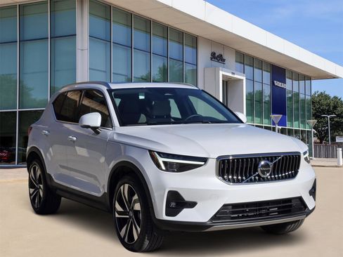 New 2025 Volvo XC40 B5 Ultra w/ Protection Package image 2