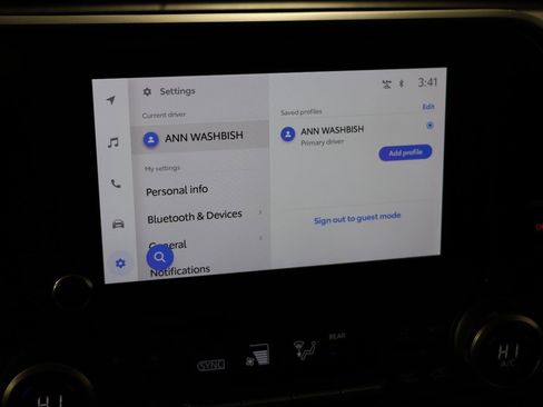 Used 2023 Toyota Highlander L image 16