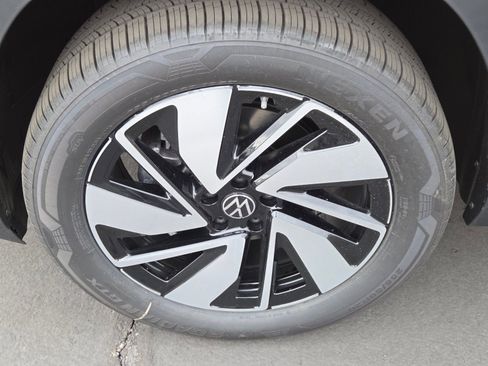 New 2026 Volkswagen Atlas SE FWD image 5