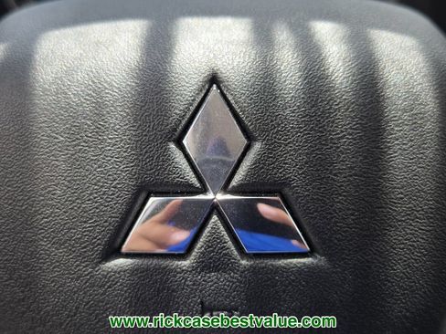 Used 2023 Mitsubishi Outlander SE FWD image 31