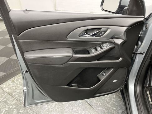 Certified 2023 Chevrolet Traverse LT w/ LT Premium Package AWD/4WD image 8