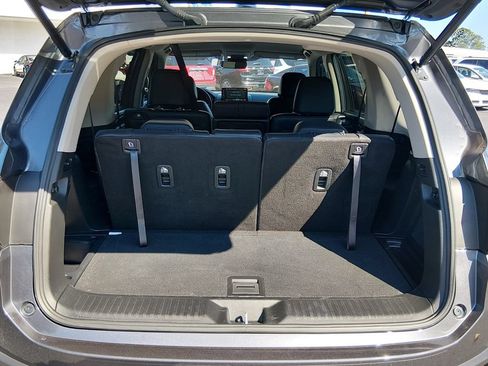 Used 2025 Honda Pilot EX-L image 16