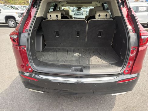 Used 2018 Buick Enclave Premium AWD/4WD image 34