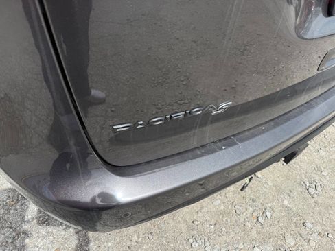 Used 2018 Chrysler Pacifica Limited w/ Advanced Safetytec Group FWD image 13