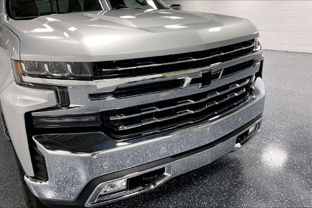 Used 2020 Chevrolet Silverado 1500 LTZ w/ LTZ Plus Package AWD/4WD image 30