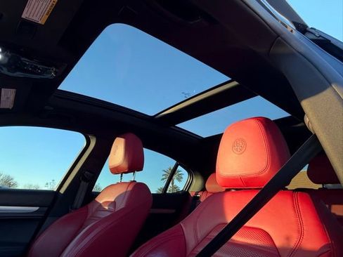 Used 2022 Alfa Romeo Stelvio Veloce image 13