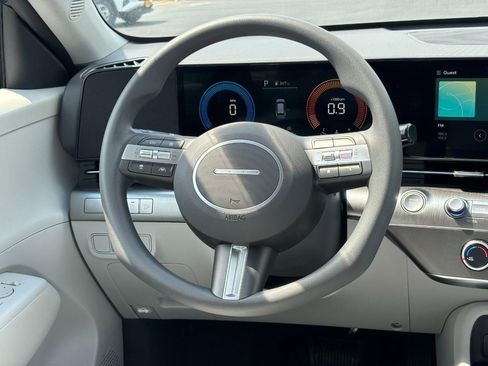 New 2026 Hyundai Kona SE image 7