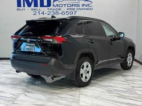 Used 2019 Toyota RAV4 XLE w/ Convenience Package image 6