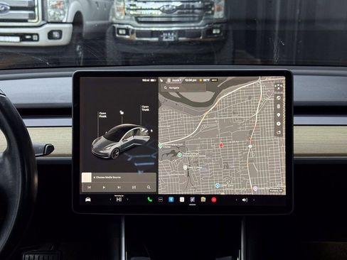 Used 2018 Tesla Model 3 Long Range image 22