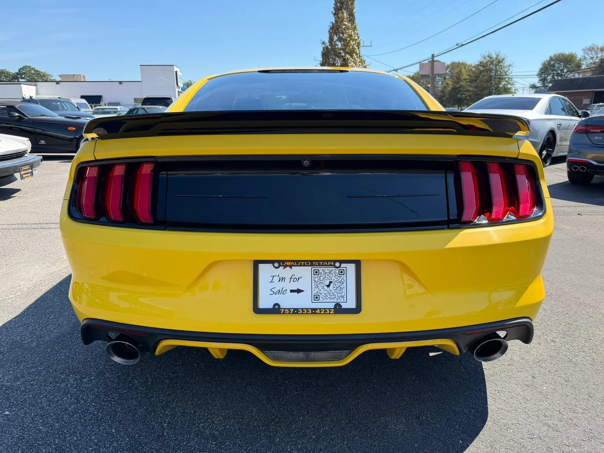 Used 2017 Ford Mustang GT w/ Black Accent Package RWD image 4