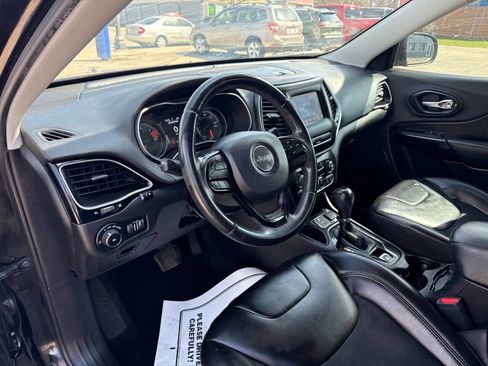 Used 2019 Jeep Cherokee Latitude Plus image 13