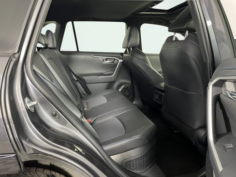 Used 2019 Toyota RAV4 XSE AWD/4WD image 14