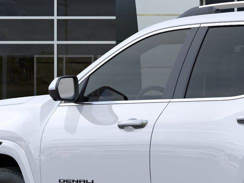 New 2026 GMC Terrain Denali w/ LPO, Black Badging Package image 36