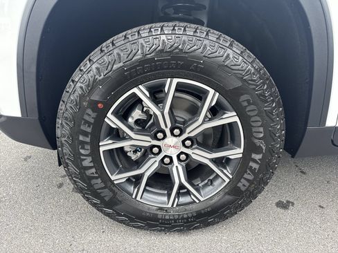New 2026 GMC Acadia AT4 w/ Luxury Package AWD/4WD image 19