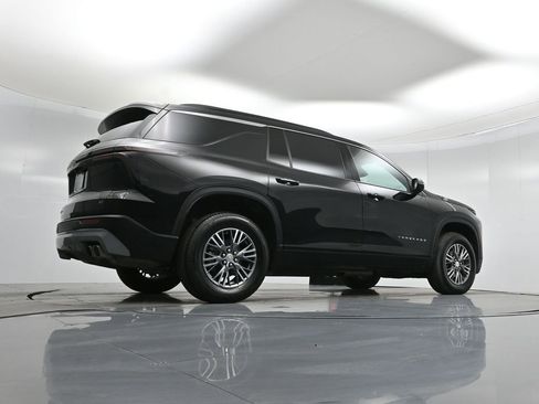 Used 2024 Chevrolet Traverse LT image 47