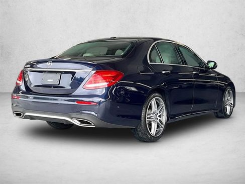 Used 2017 Mercedes-Benz E 300 image 2