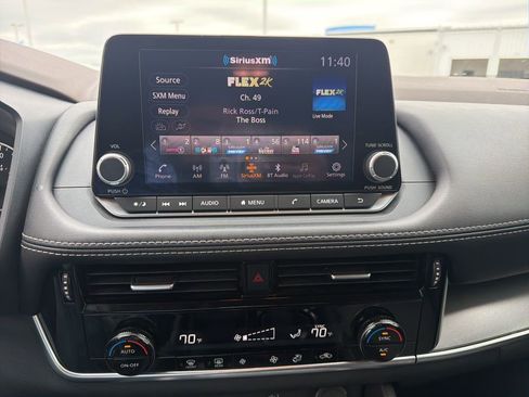 Used 2023 Nissan Rogue SV image 13