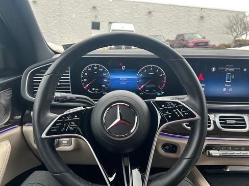 Used 2025 Mercedes-Benz GLE 450 4MATIC image 13