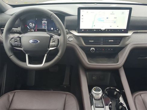 New 2026 Ford Explorer Platinum w/ LUX Leather Package image 24