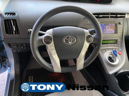 Used 2012 Toyota Prius Plug-In Hybrid image 32