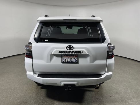 Certified 2022 Toyota 4Runner SR5 Premium w/ Moonroof Package RWD image 4