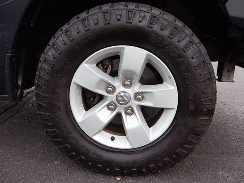 Used 2020 RAM 1500 Classic SLT RWD image 43