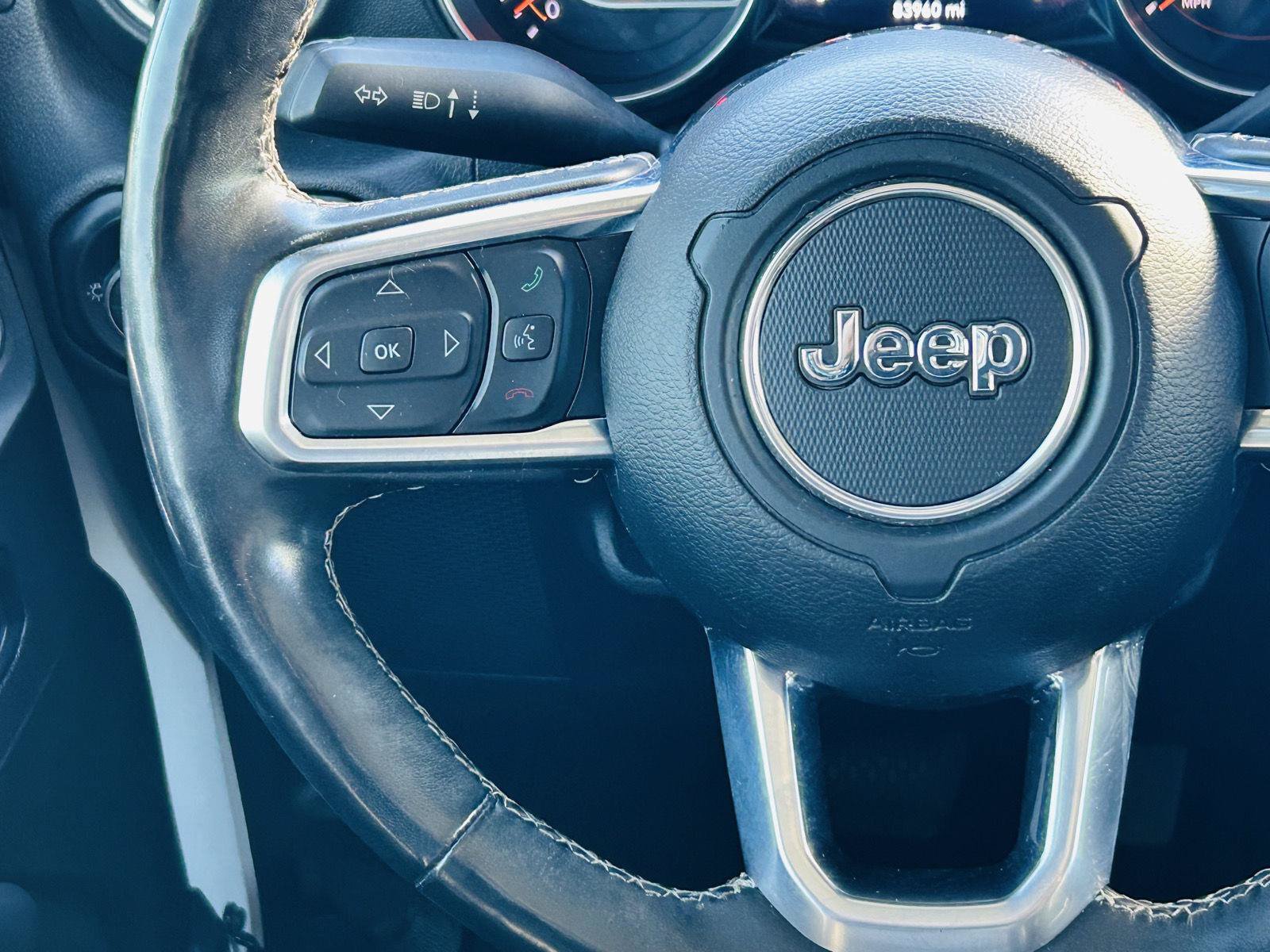 Used 2020 Jeep Gladiator Overland AWD/4WD image 13