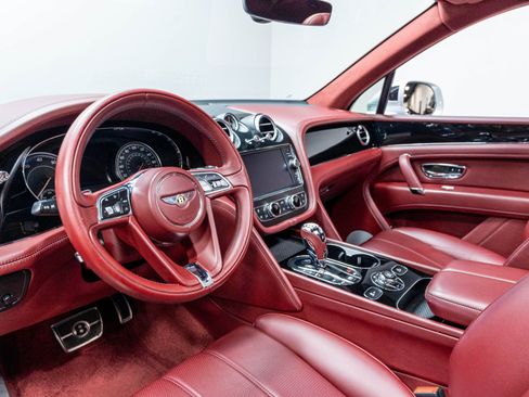 Used 2020 Bentley Bentayga AWD/4WD image 15