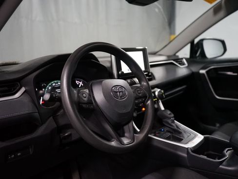 Used 2025 Toyota RAV4 XLE FWD image 7