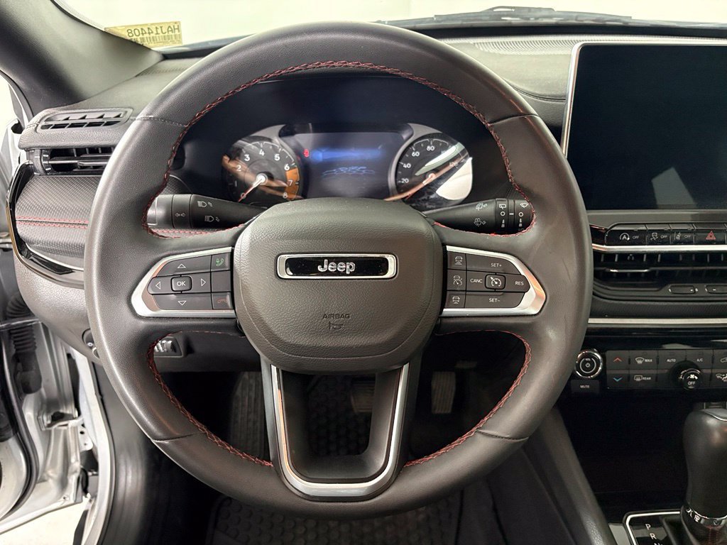 Used 2025 Jeep Compass Trailhawk AWD/4WD image 23