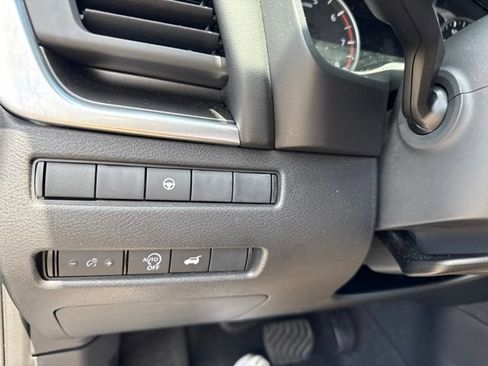 Used 2026 Nissan Rogue SV AWD/4WD image 17