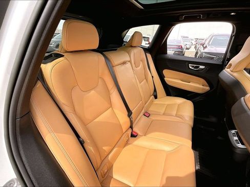 Used 2023 Volvo XC60 B5 Ultimate w/ Climate Package AWD/4WD image 35