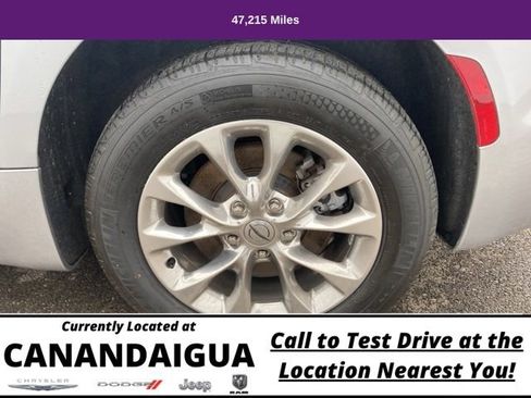 Used 2021 Chrysler Pacifica Touring-L image 35