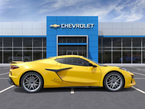 New 2025 Chevrolet Corvette Z06 w/ Stealth Interior Trim Package RWD image 21